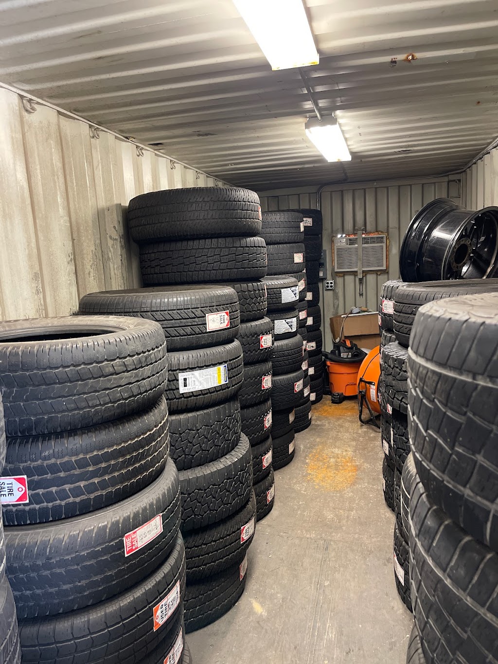 JC TIRE & WHEEL #2 | 684 County Rd 602, Dayton, TX 77535, USA | Phone: (832) 929-0503