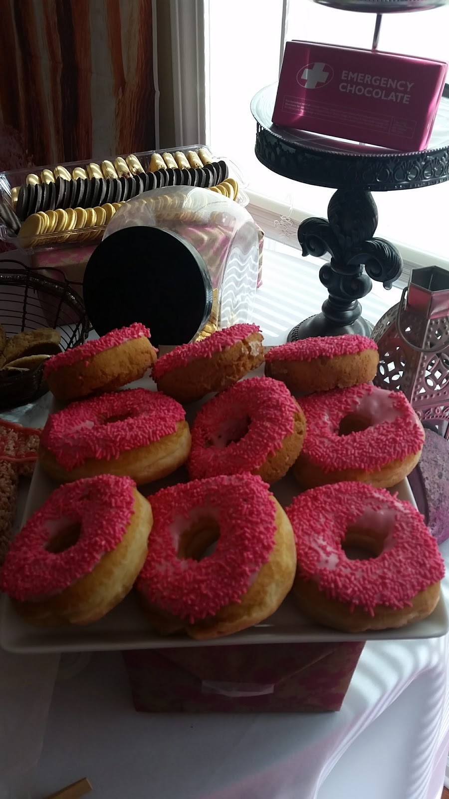 Lee Donuts | 124 Peterson Rd, Libertyville, IL 60048, USA | Phone: (847) 816-7764