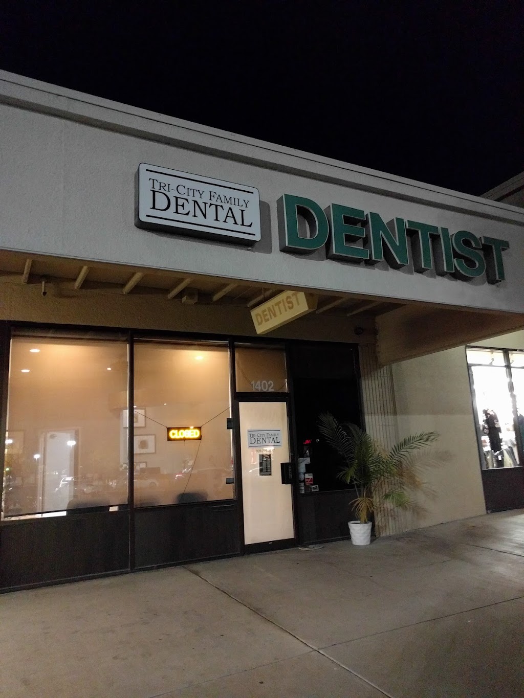 Tri-City Family Dental | 1402 Industrial Park Ave, Redlands, CA 92374, USA | Phone: (909) 798-5777