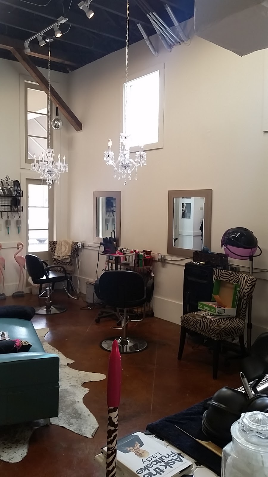 Ooh La La! Salon | 410 Covington St, Madisonville, LA 70447, USA | Phone: (985) 290-2419