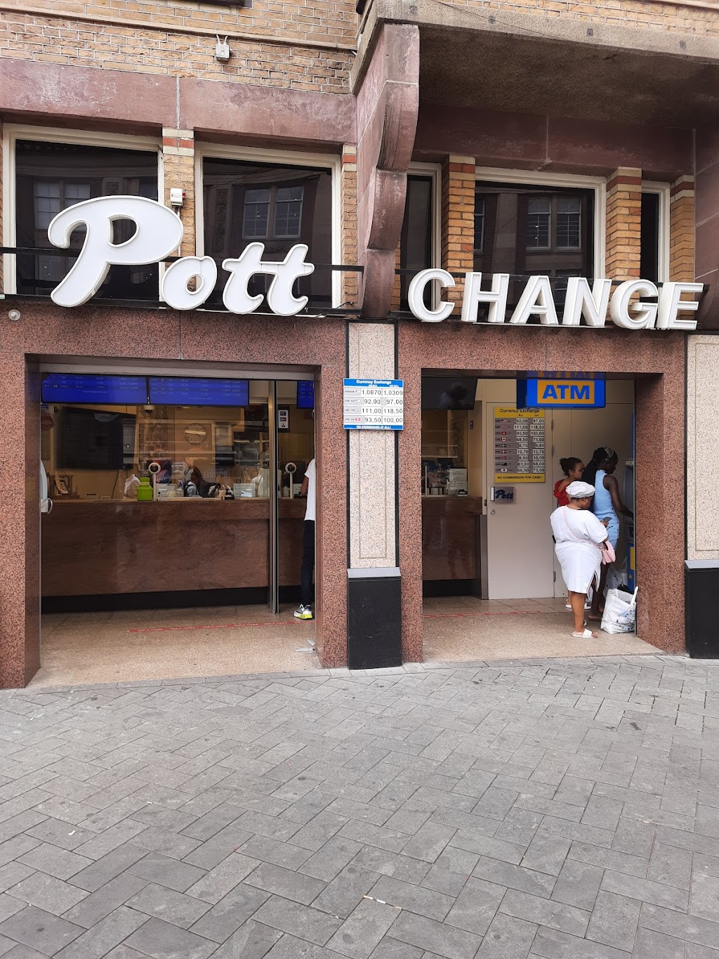 Pott Change | Damrak 95 BG, 1012 LP Amsterdam, Netherlands | Phone: 020 626 3658