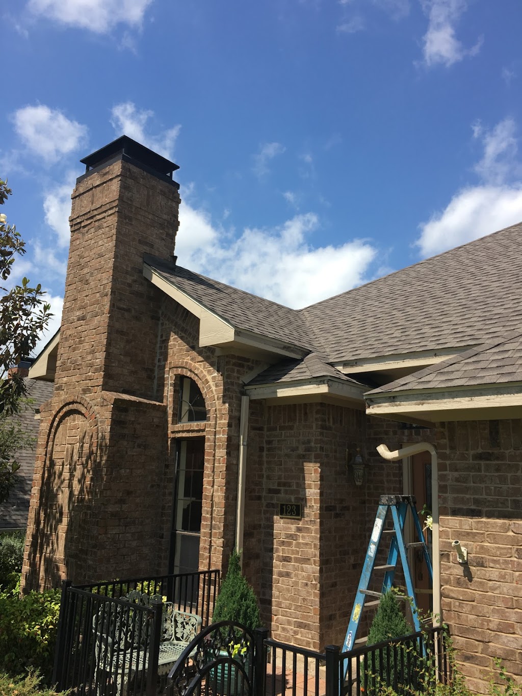 Extra Mile Roofing | 401 Bluefinch Dr, Little Elm, TX 75068, USA | Phone: (214) 842-9232