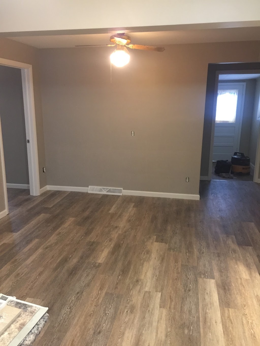 Custom Tile & Bath | 1560 State Line, Masury, OH 44438, USA | Phone: (330) 647-9044