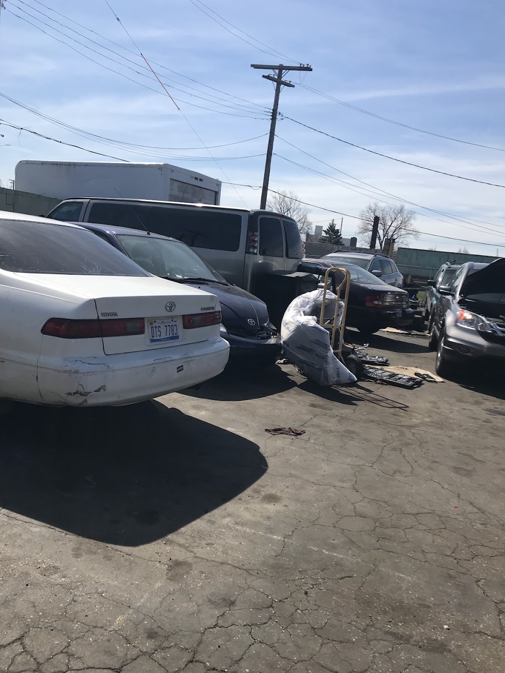 Rafee Auto Sales & Services | 8228 Mt Elliott St, Detroit, MI 48211, USA | Phone: (313) 579-5228