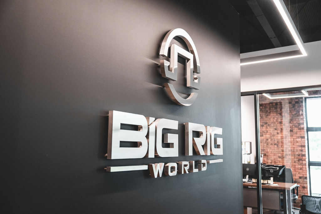 Big Rig World | 2545 Elmwood Dr, Hubbard, OH 44425, USA | Phone: (855) 274-8401