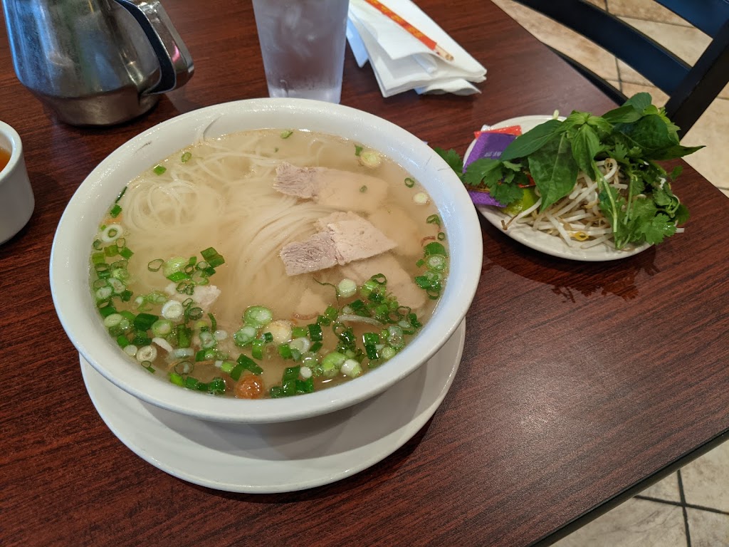 Linhs Bistro | 5532 Airway Rd, Dayton, OH 45431, USA | Phone: (937) 252-1857