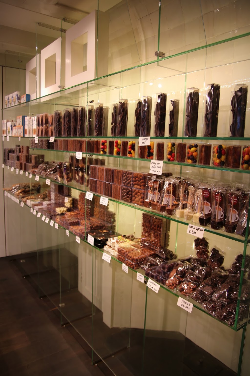 ganache Amsterdam | Oudekerksplein 17, 1012 GX Amsterdam, Netherlands | Phone: 020 622 2902