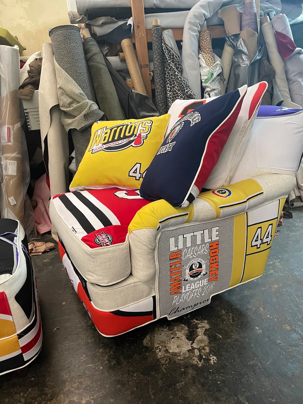 Accent Upholstery | 15633 Harper Ave, Detroit, MI 48224, USA | Phone: (313) 522-3065