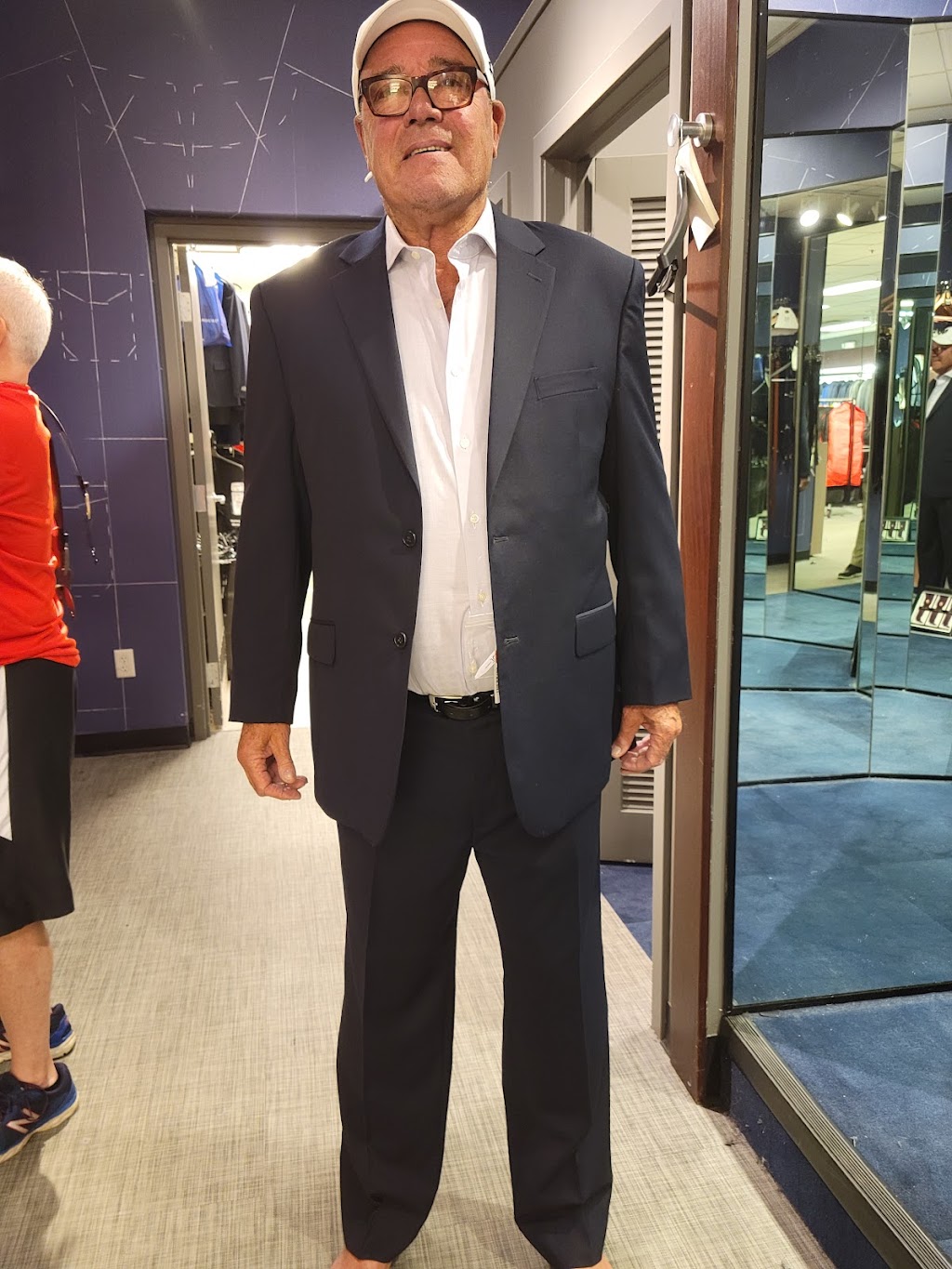 Mens Wearhouse | 165 NJ-17, Paramus, NJ 07652, USA | Phone: (201) 265-0400