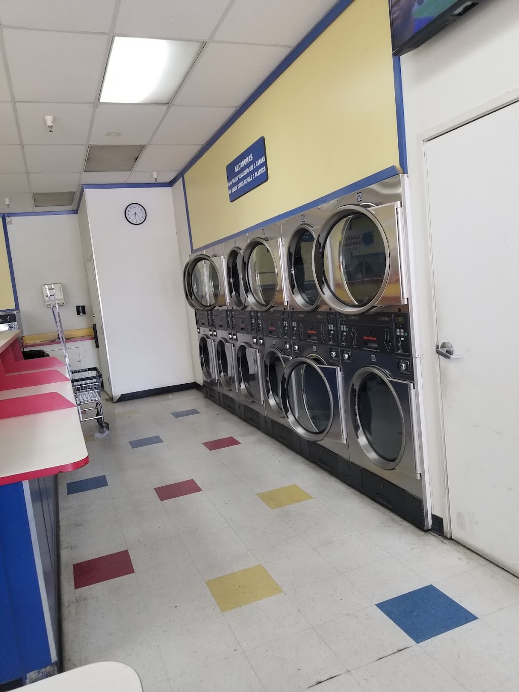 Coin Laundry | 1425 N Citrus Ave, Covina, CA 91722, USA | Phone: (626) 232-7416