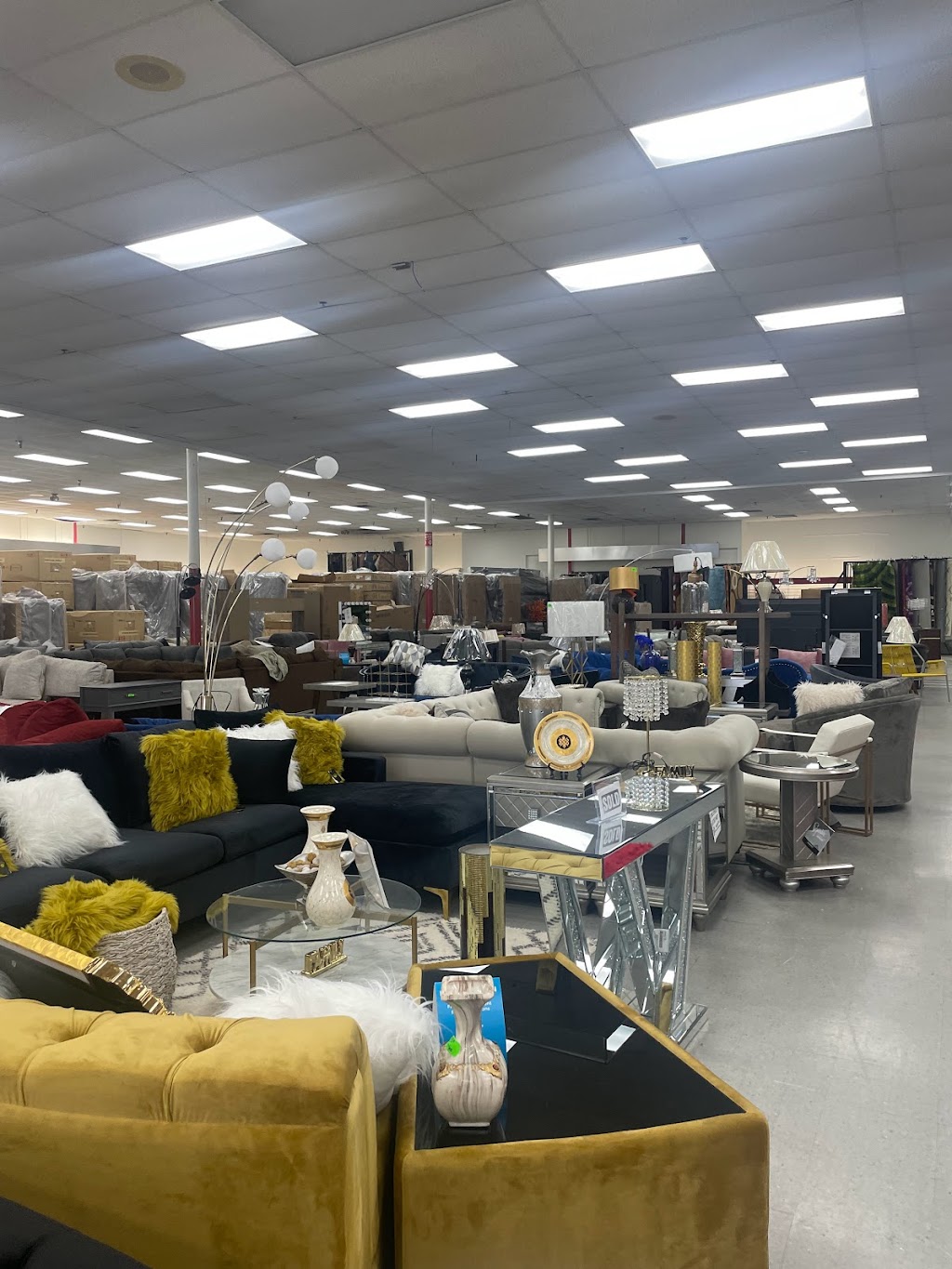 Furniture World | W Gate City Blvd, Greensboro, NC 27407, USA | Phone: (336) 763-8308