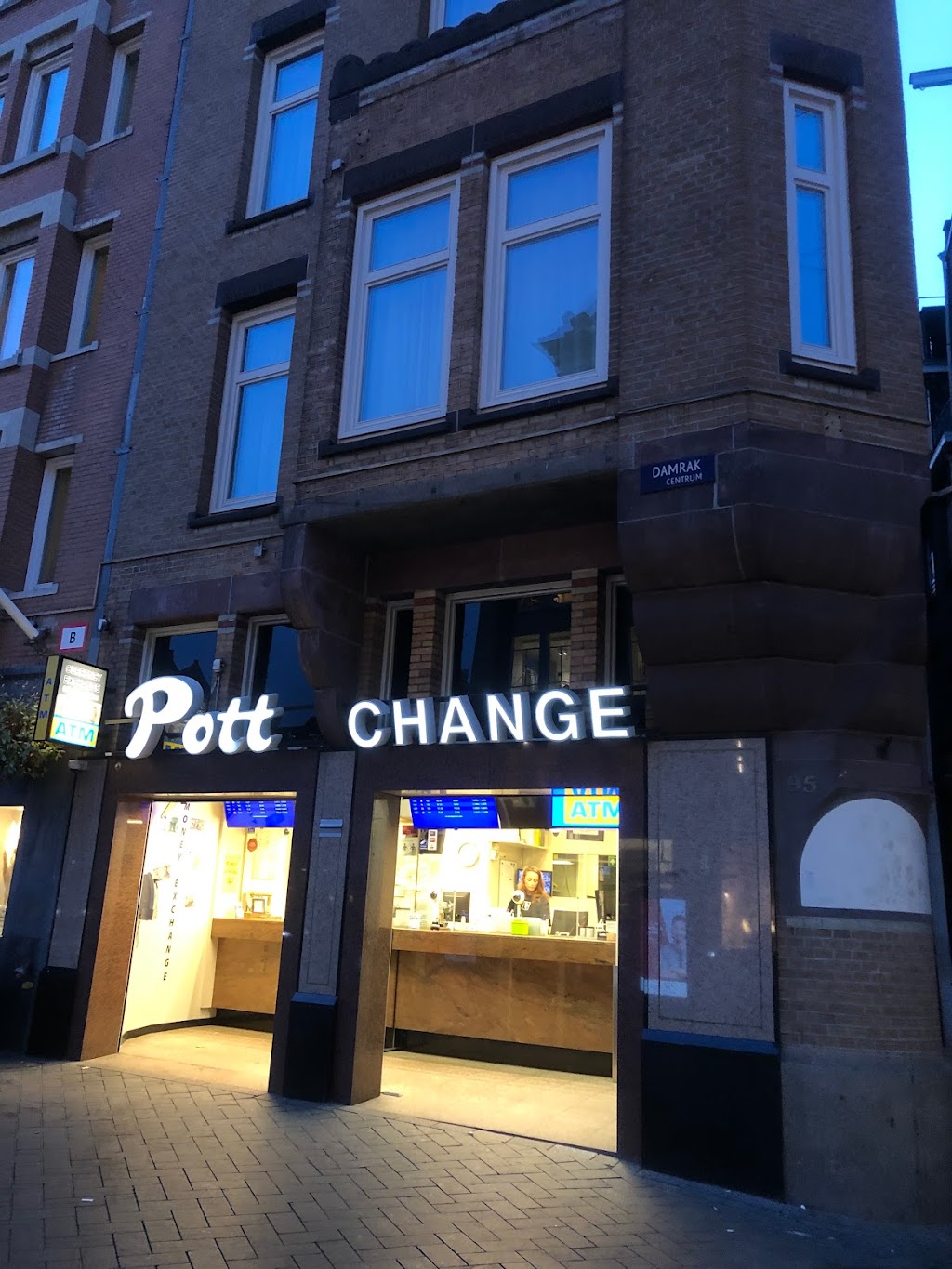 Pott Change | Damrak 95 BG, 1012 LP Amsterdam, Netherlands | Phone: 020 626 3658