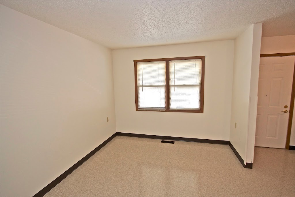 Papio Valley Apartments | 2004 N 81st Ct, Omaha, NE 68134 | Phone: (402) 339-9014