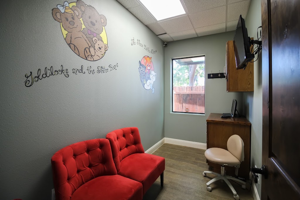 Tots to Teens Pediatric Dentistry & Orthodontics | 19315 McDonald St, Lytle, TX 78052, USA | Phone: (830) 772-5600