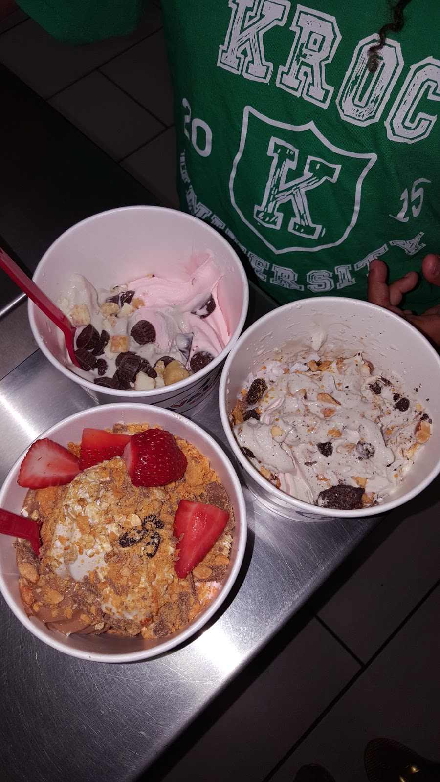 Avalanche Frozen Yogurt | 1500 Oliver Rd, Fairfield, CA 94534, USA | Phone: (707) 422-9500