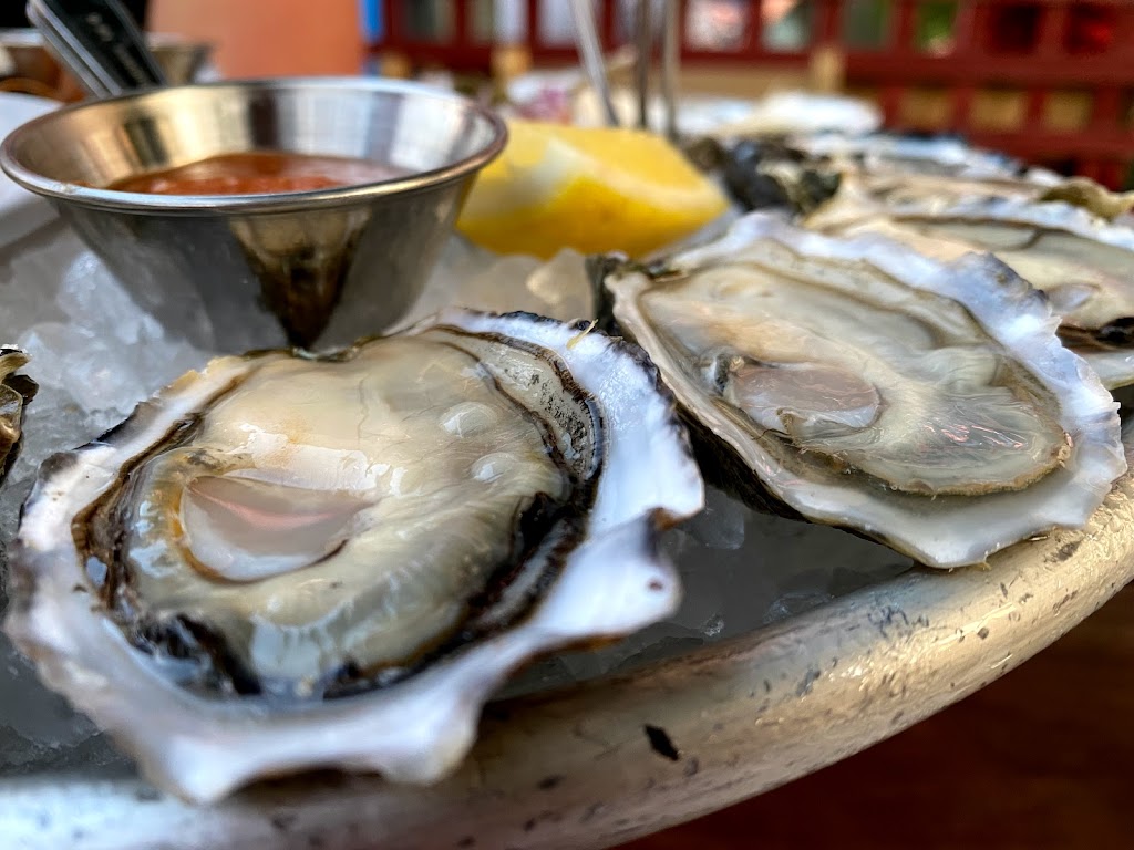 Found Oyster | 4880 Fountain Ave, Los Angeles, CA 90029, USA | Phone: (323) 486-7920