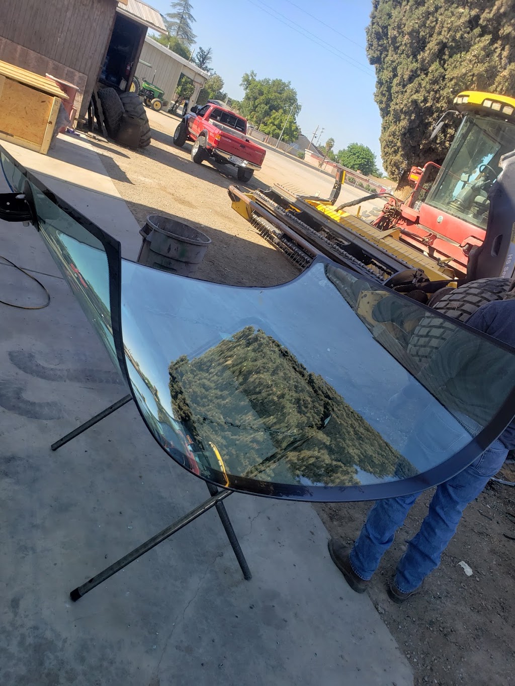 Los Primos Auto Glass | 11425 Garzoli Ave, Delano, CA 93215, USA | Phone: (661) 586-6948
