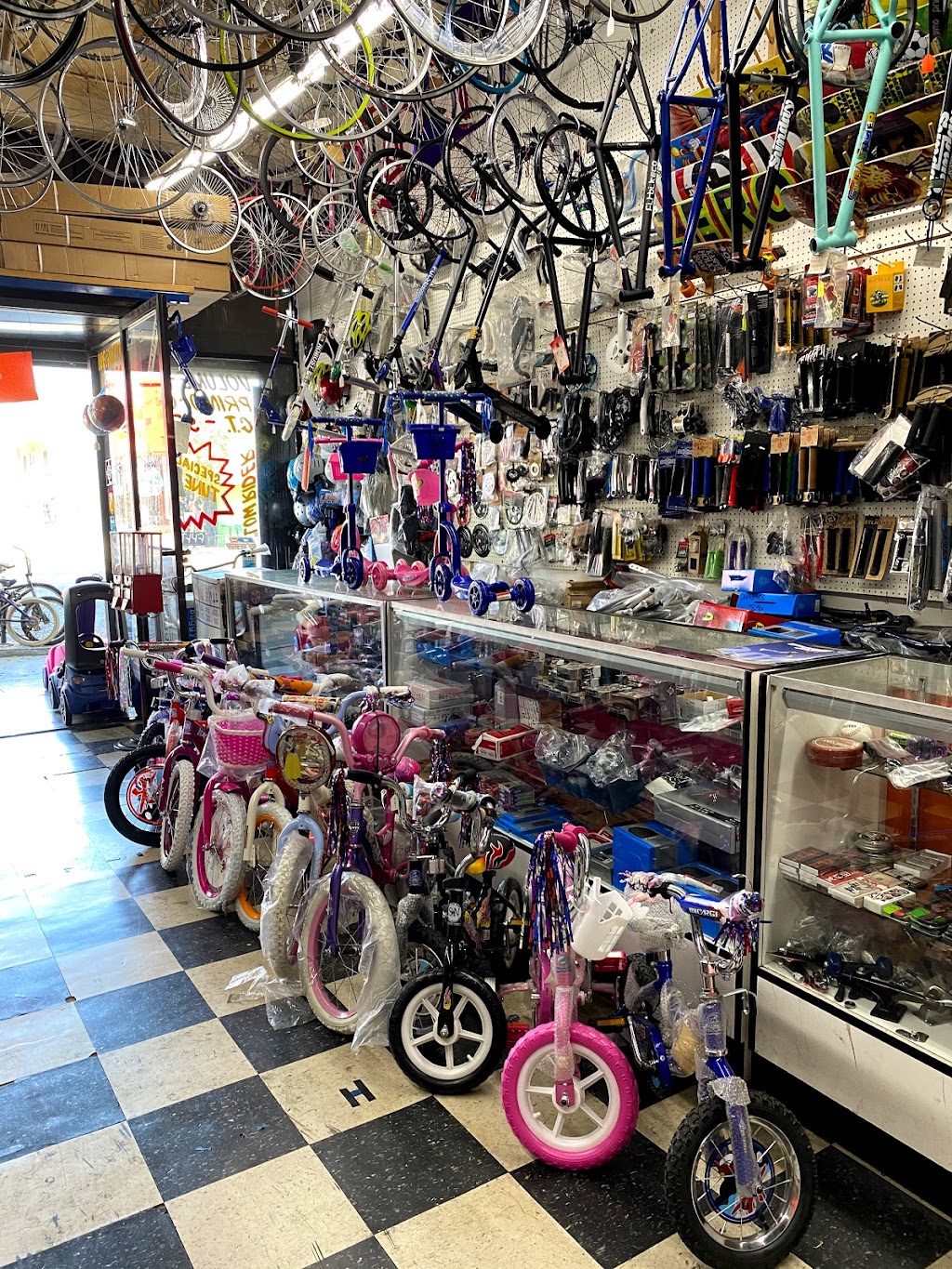 Mendozas Bike Shop | 2602 East Cesar E Chavez Avenue, Los Angeles, CA 90033, USA | Phone: (323) 268-9189