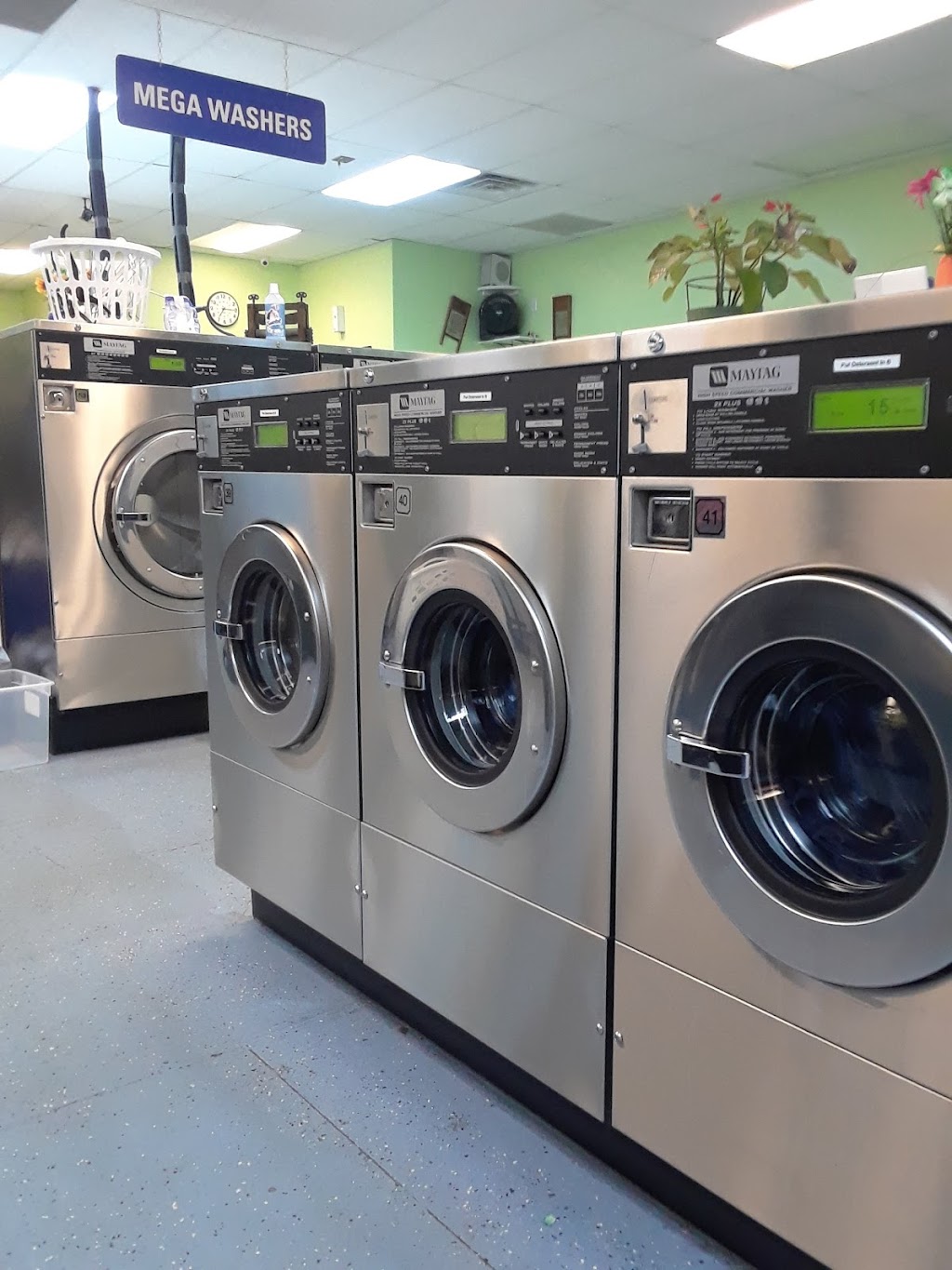 Maggies Coin Laundry, Inc | 7520 S Tryon St, Charlotte, NC 28217 | Phone: (704) 965-2319