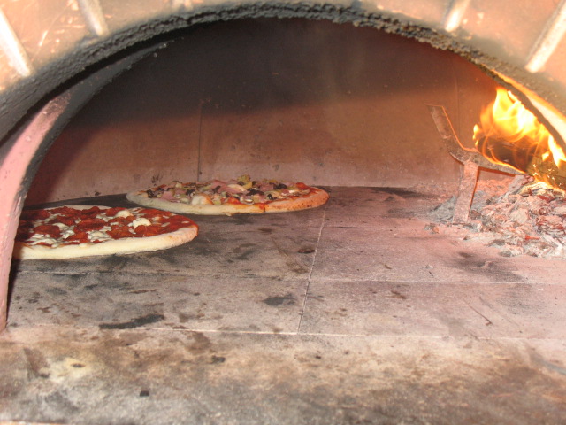 Spuntino Pizzeria Italia | 31891 Rancho California Rd, Temecula, CA 92591, USA | Phone: (951) 699-7722