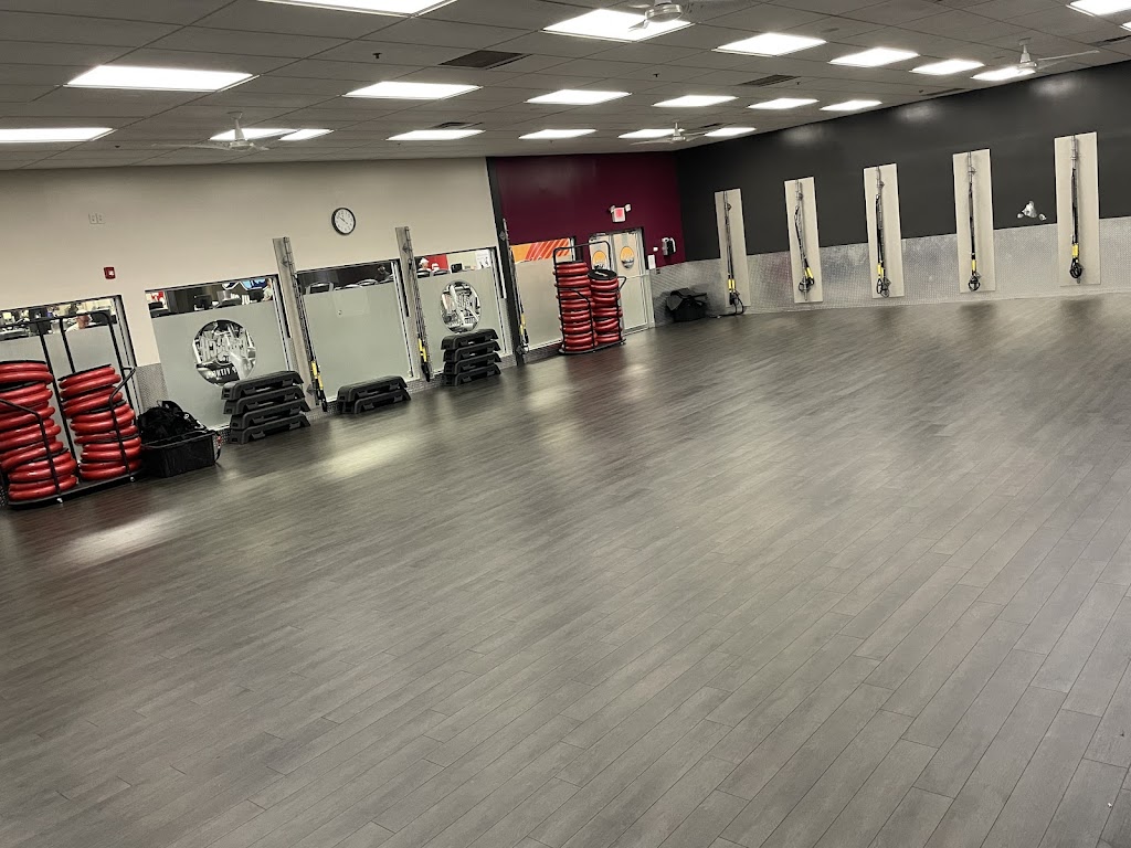 Crunch Fitness - East Windsor | 761 NJ-33, East Windsor, NJ 08520, USA | Phone: (609) 371-7111