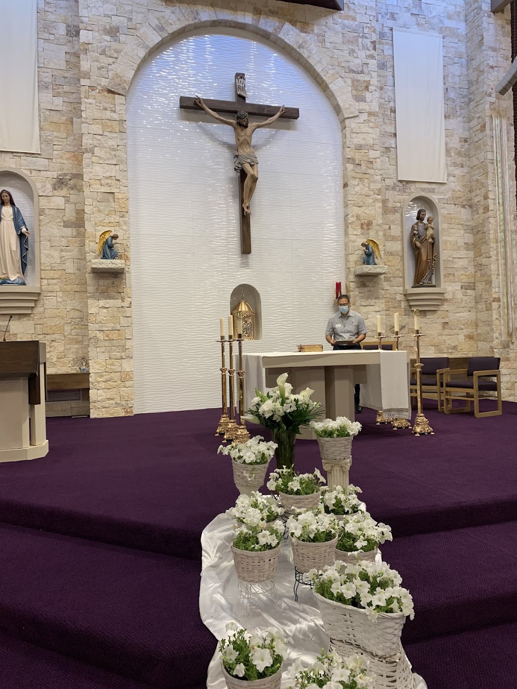 St. Michael Catholic Church | 3713 E Harwood Rd, Bedford, TX 76021, USA | Phone: (817) 283-8746