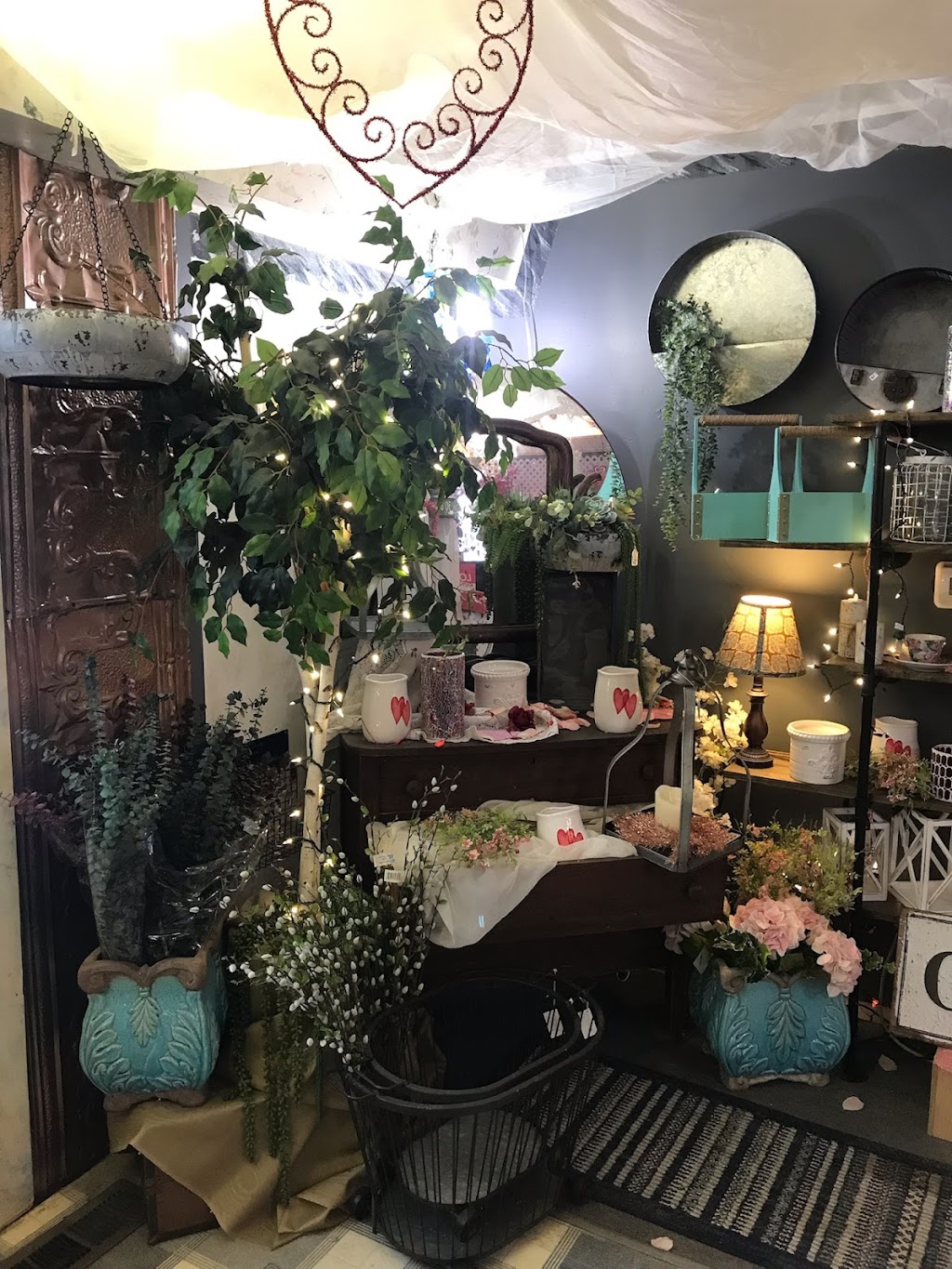 Posy Pot Florist | 126 W Townley St, Bluffton, IN 46714, USA | Phone: (260) 824-3330