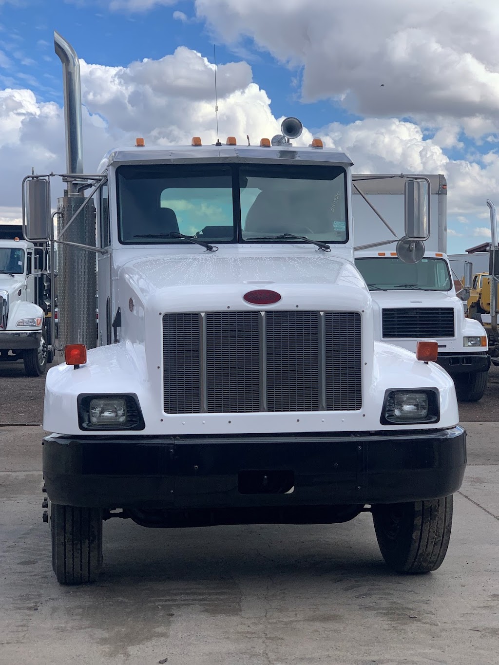 DB-Trucks | 6509 W Orangewood Ave, Glendale, AZ 85301, USA | Phone: (602) 441-4187