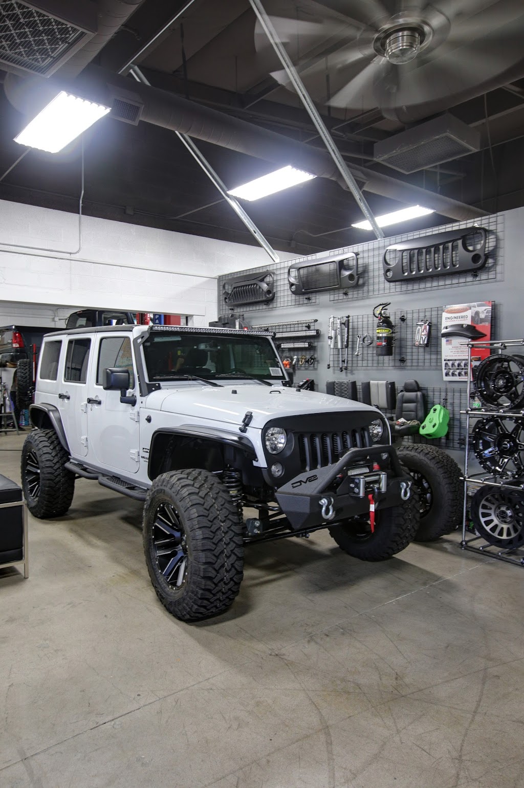 Outlaw Jeep and Truck Accessories | 7950 E Redfield Rd #130, Scottsdale, AZ 85260, USA | Phone: (480) 787-6687