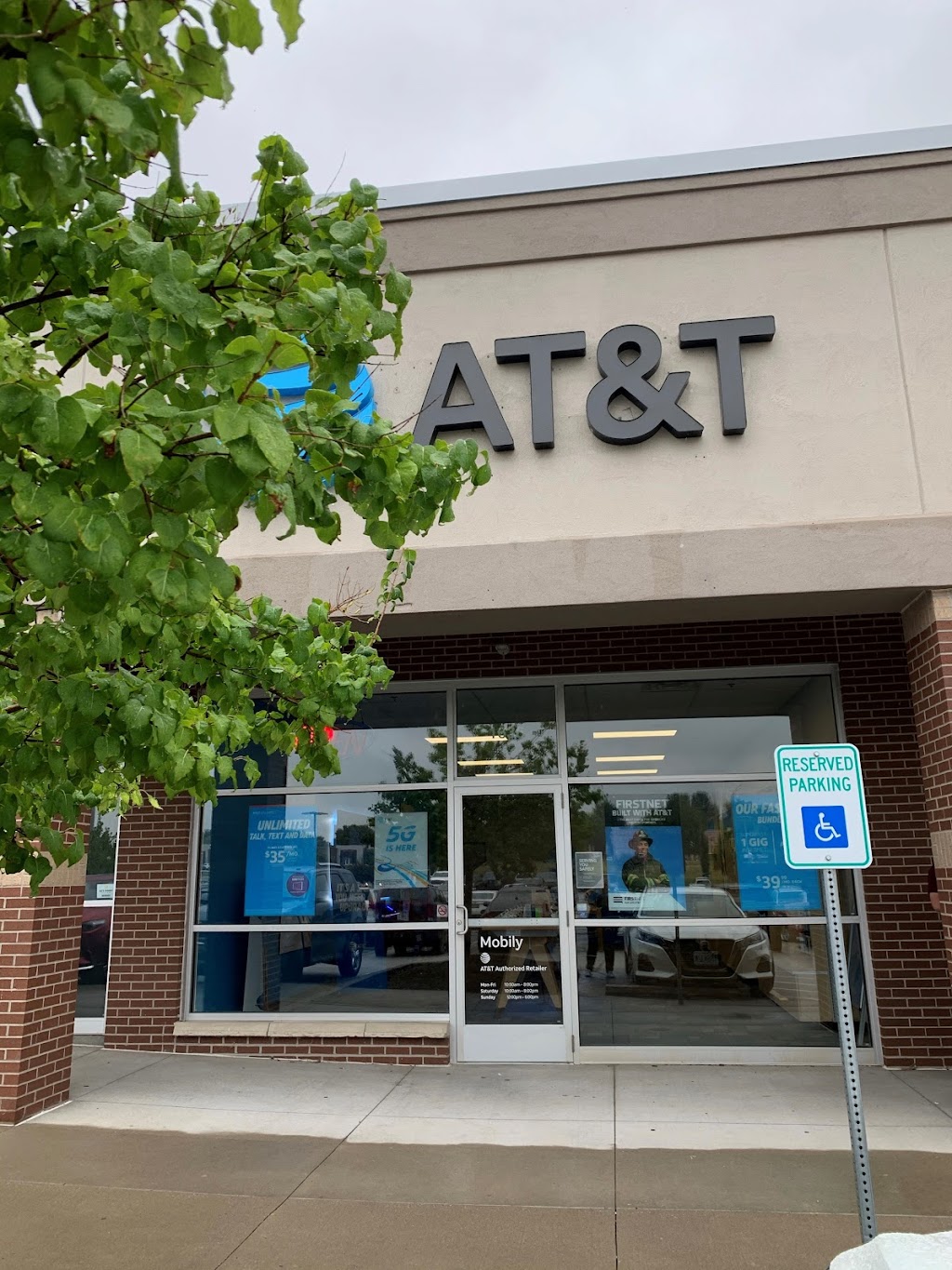 AT&T Store | 1636 SE Blue Pkwy, Lees Summit, MO 64063, USA | Phone: (816) 600-5552