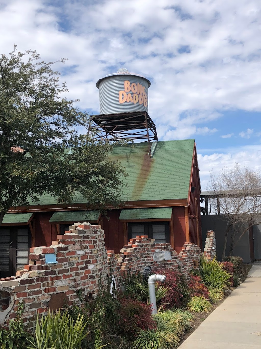 Bone Daddys | 415 E Interstate 20, Arlington, TX 76017, USA | Phone: (817) 704-7744