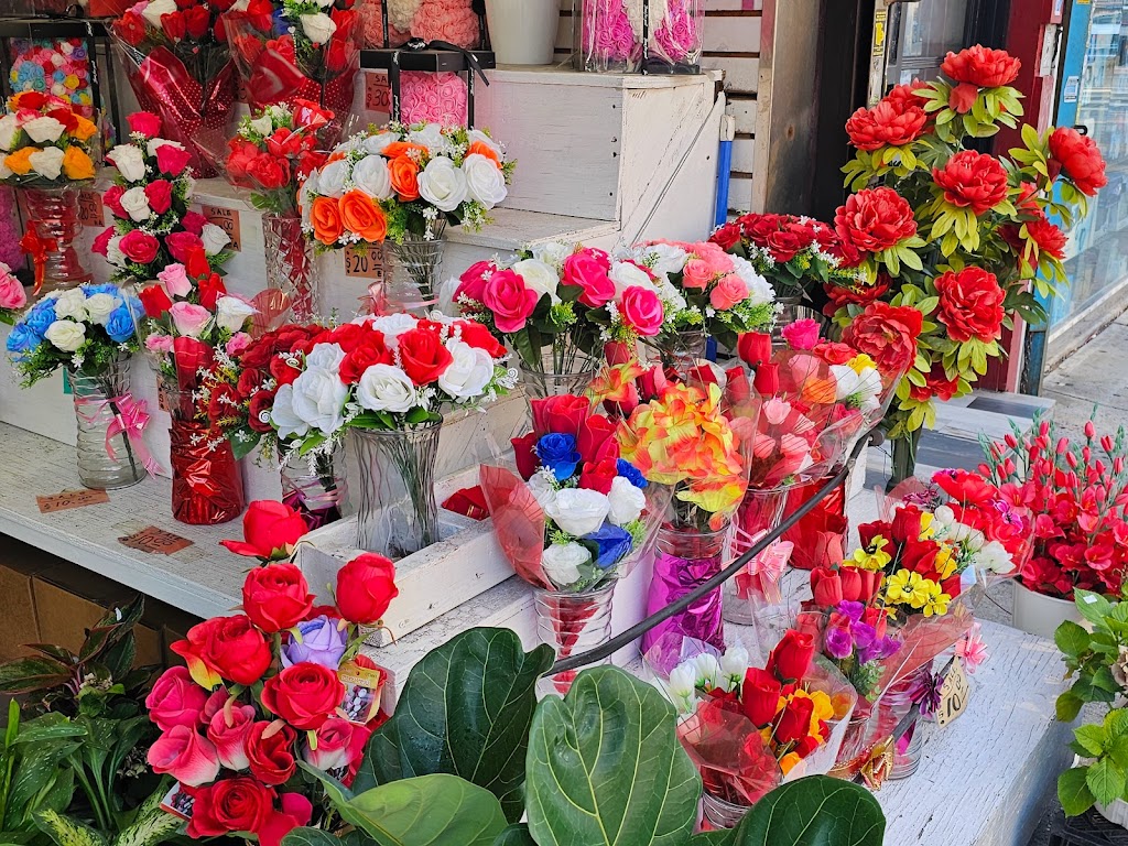 Flower & Gift Shop | 113 Graham Ave, Brooklyn, NY 11206, USA | Phone: (718) 388-8233