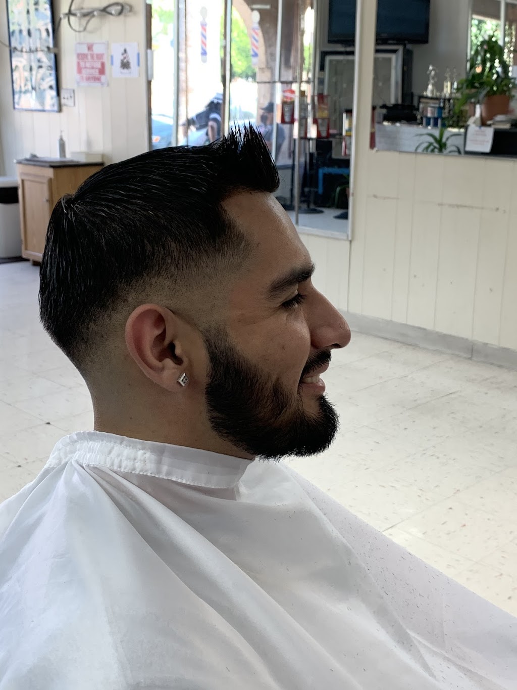 Crystal Scissors Barber & Salon | 975 S Garey Ave, Pomona, CA 91766, USA | Phone: (909) 544-6274