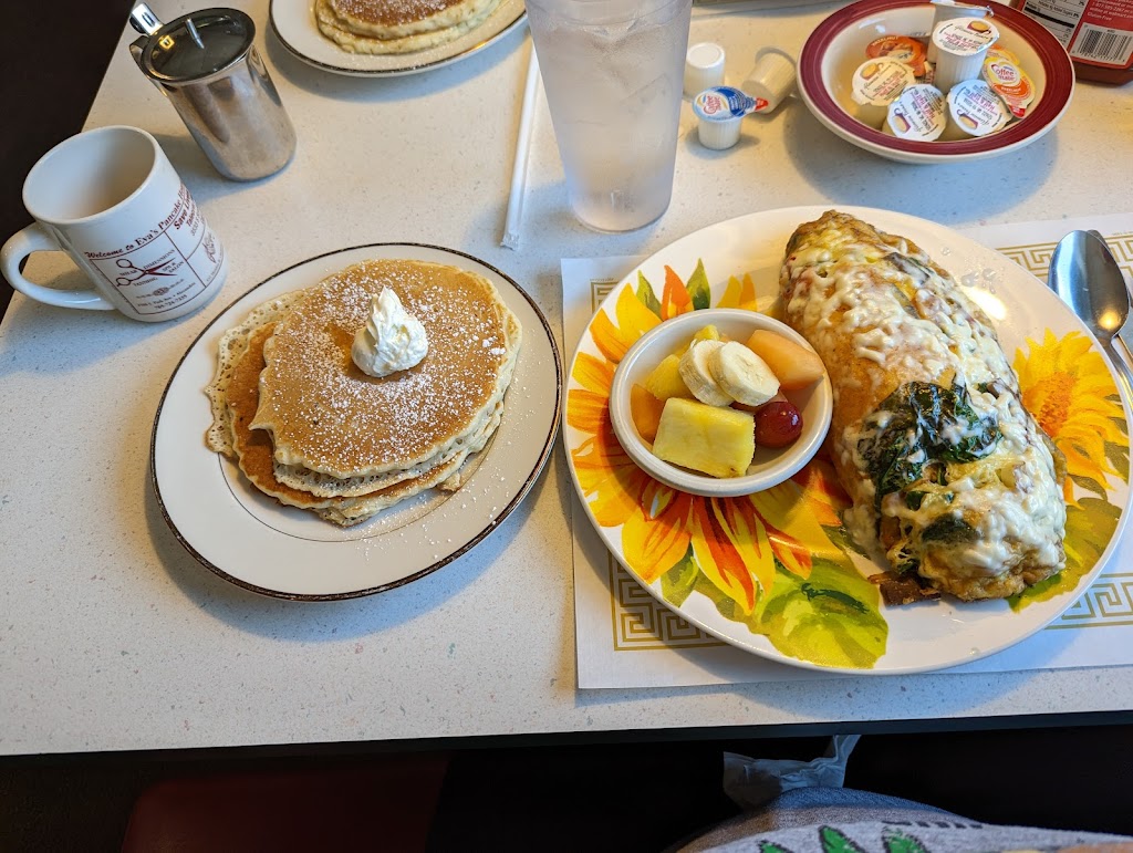 Evas Pancake House | 831 Broadway St, Anderson, IN 46012, USA | Phone: (765) 644-9650