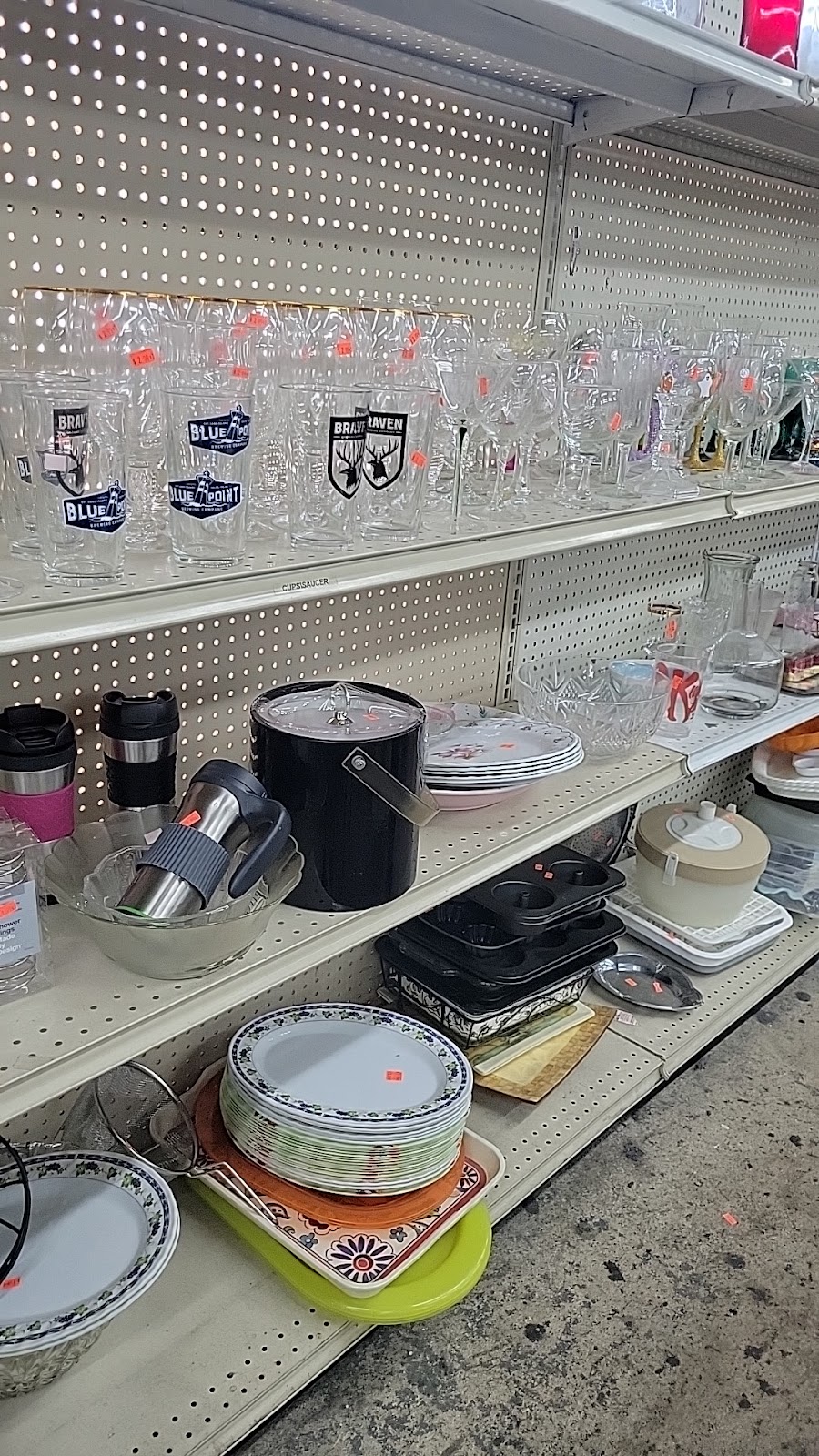 The Salvation Army Thrift Store Woodside, NY | 39-11 61st St, Queens, NY 11377, USA | Phone: (800) 728-7825