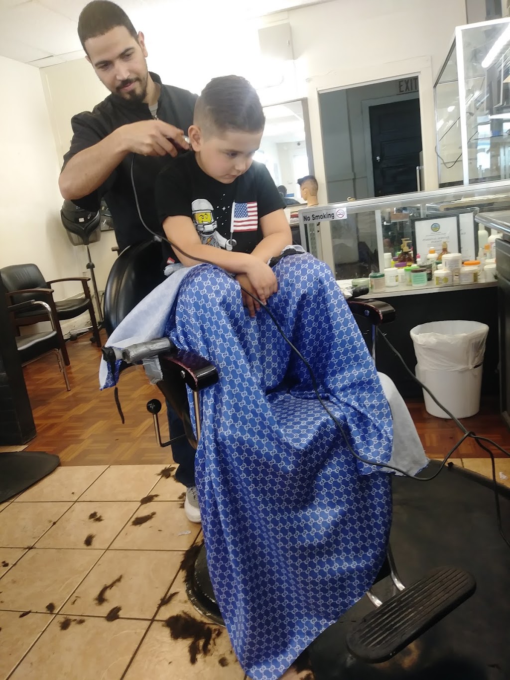 Razor Sharp Cutz-Latino Barbershop | 9608 1st View St, Norfolk, VA 23503, USA | Phone: (757) 332-1364