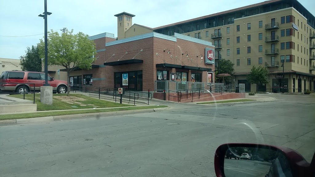 Jack in the Box | 2851 W Berry St, Fort Worth, TX 76109 | Phone: (817) 921-2471