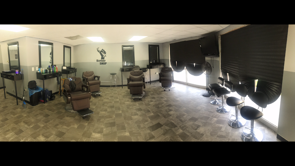 Xclusive - The Barbering Lounge | 3637-39 W 83rd Pl, Chicago, IL 60652, USA | Phone: (312) 998-8343