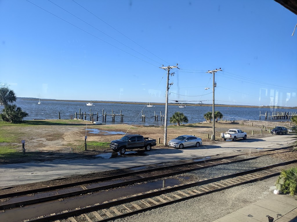 Salty Pelican Bar & Grill | 12 N Front St, Fernandina Beach, FL 32034, USA | Phone: (904) 277-3811