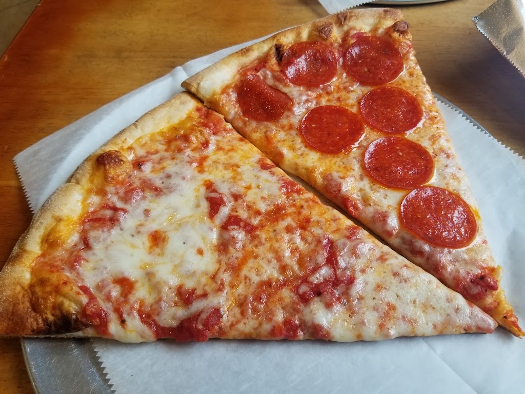 Franco’s Pizza | 6 S Kinderkamack Rd, Montvale, NJ 07645, USA | Phone: (201) 690-6563