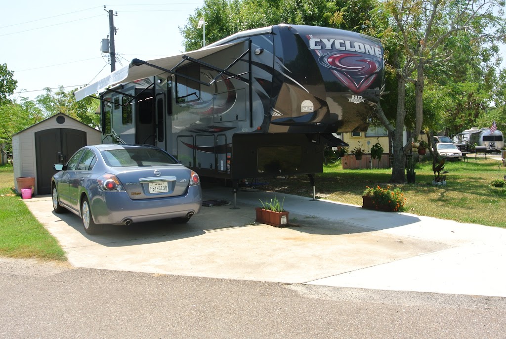 Shady Grove RV & Mobile Home Park | 2919 Waldron Rd, Corpus Christi, TX 78418, USA | Phone: (361) 937-1314