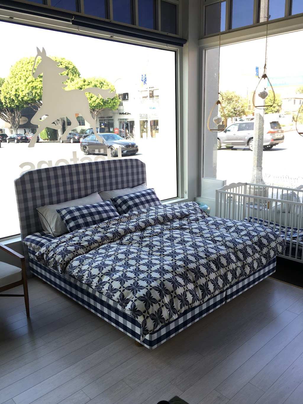 Hästens | 1302 Montana Ave, Santa Monica, CA 90403 | Phone: (310) 260-0020