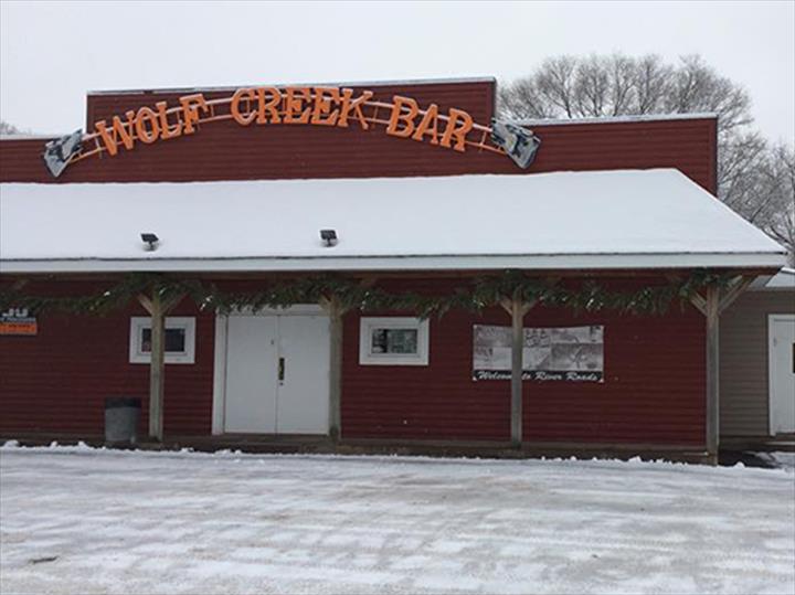 Howlin’ Wolf Creek Bar | 2387 E River Rd, St Croix Falls, WI 54024 | Phone: (715) 483-9255