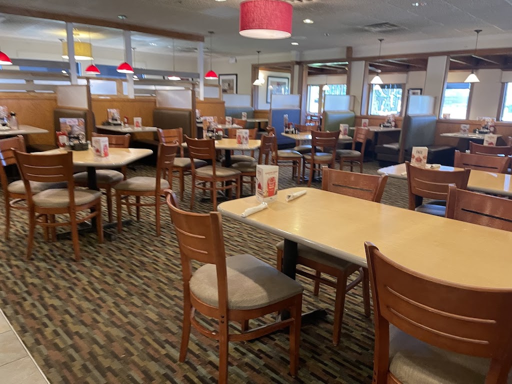 Perkins Restaurant & Bakery | 1155 W Broadway Ave, Forest Lake, MN 55025, USA | Phone: (651) 464-3270