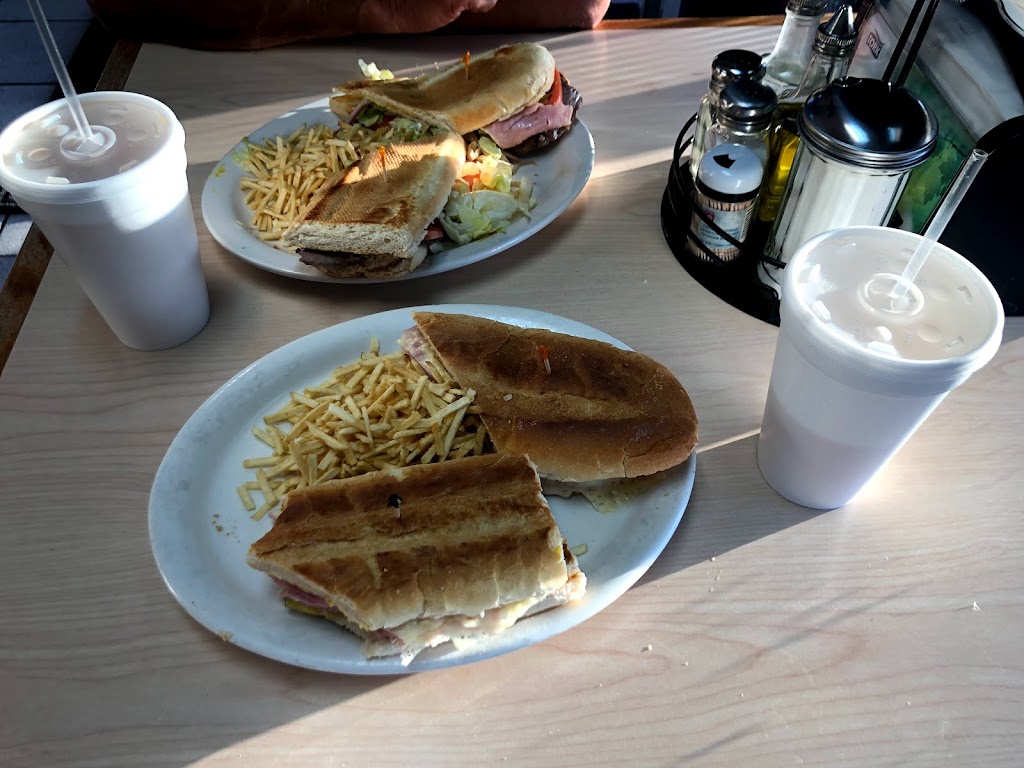 El Metro Restaurant | 5355 NW 72nd Ave, Miami, FL 33166, USA | Phone: (305) 888-2830 El Metro Restaurant | 5355 NW 72nd Ave, Miami, FL 33166, USA | Phone: (305) 888-2830