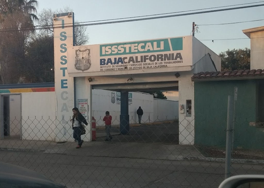 Issstecali Clinica Rosarito | 22710, C. Mexicali 24, Predios Urbanos, 22703 Rosarito, B.C., Mexico | Phone: 661 612 5163