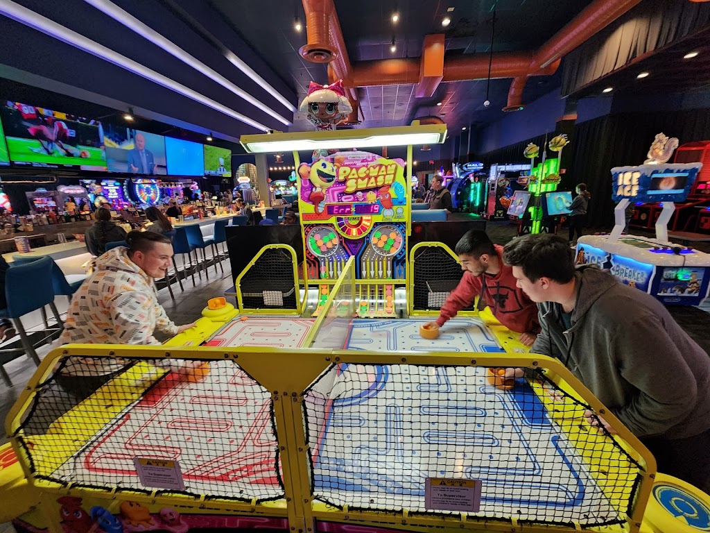 Dave & Busters St. Louis | 13857 Riverport Dr, Maryland Heights, MO 63043, USA | Phone: (314) 209-8015