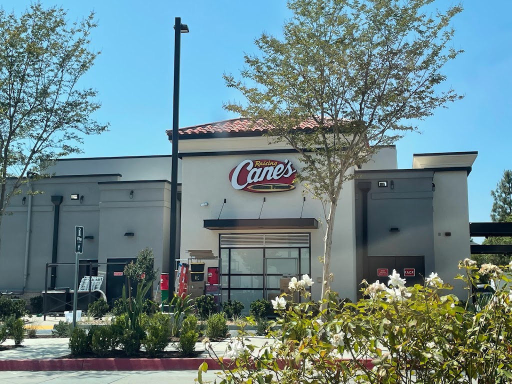 Raising Canes Chicken Fingers | 3919 Grand Ave, Chino, CA 91710 | Phone: (909) 321-3452