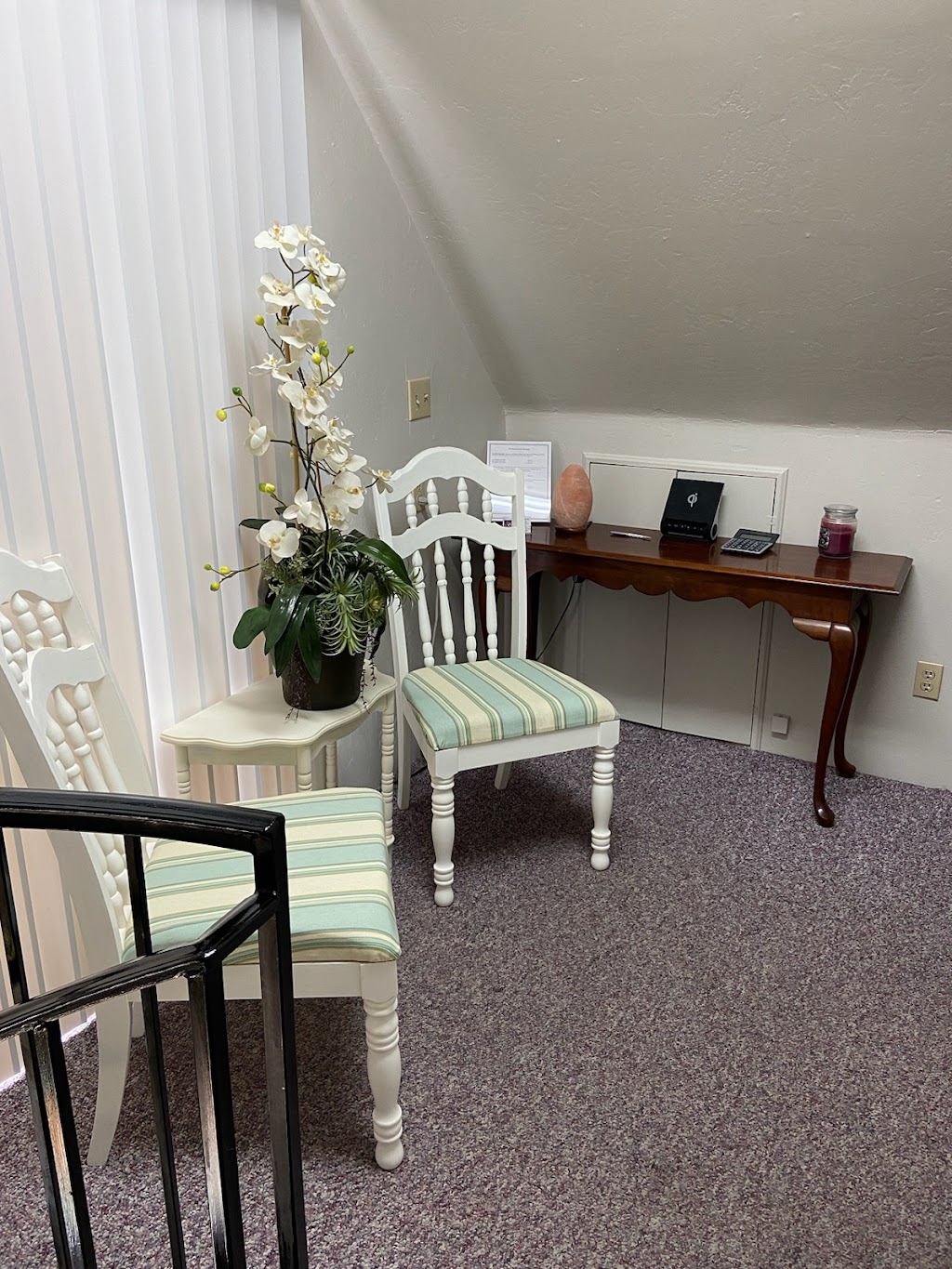 Noreens Healing Hands | 23837 Lake Dr, Crestline, CA 92325, USA | Phone: (909) 487-9498