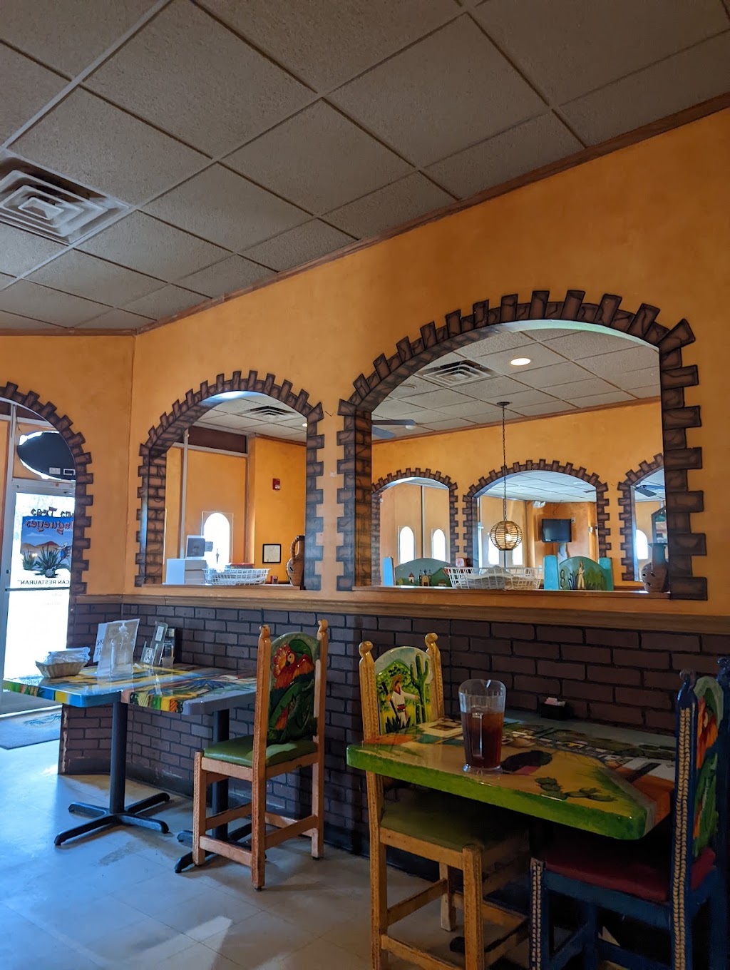 Los Tres Magueyes | 401 Wake Chapel Rd, Fuquay-Varina, NC 27526, USA | Phone: (919) 552-3957